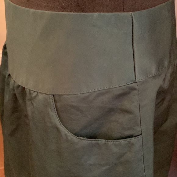 Sexy green with lace bottom lining size 4 skirt from Fossil. Great look! - Picture 2 of 11